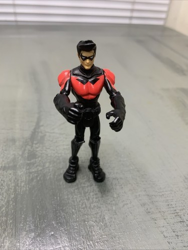 Mattel 2013 Batman Unlimited Gotham City Tunnel Takedown 4” Night Wing (Robin)