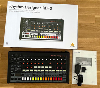 Behringer Rhythm Designer RD 8 Analoger Drumcomputer TR 808 Clone wie neu