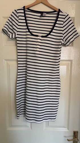 H&M Divided Women's Short Sleeve Dress Size EUR L
