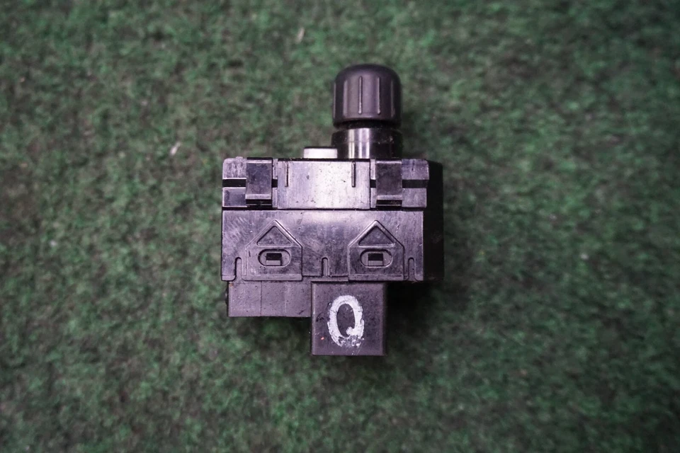 2011 2012 2013 14 15 16 17 NISSAN QUEST LEFT FRONT MIRROR Switch OEM 255701AA0A - Image 2 of 4