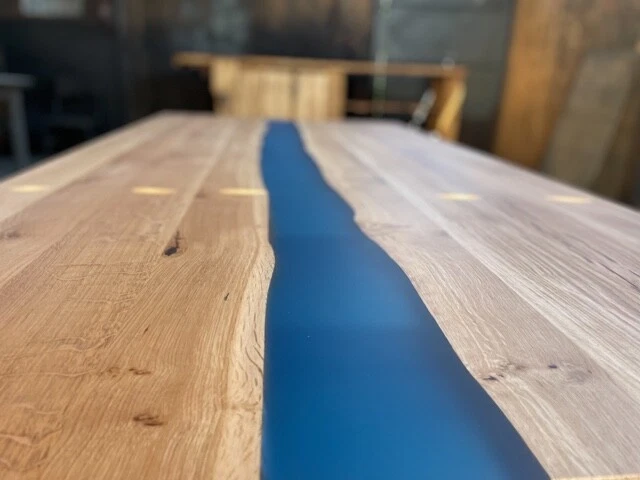 Table plateau chêne et resine époxy - Photo 3/4