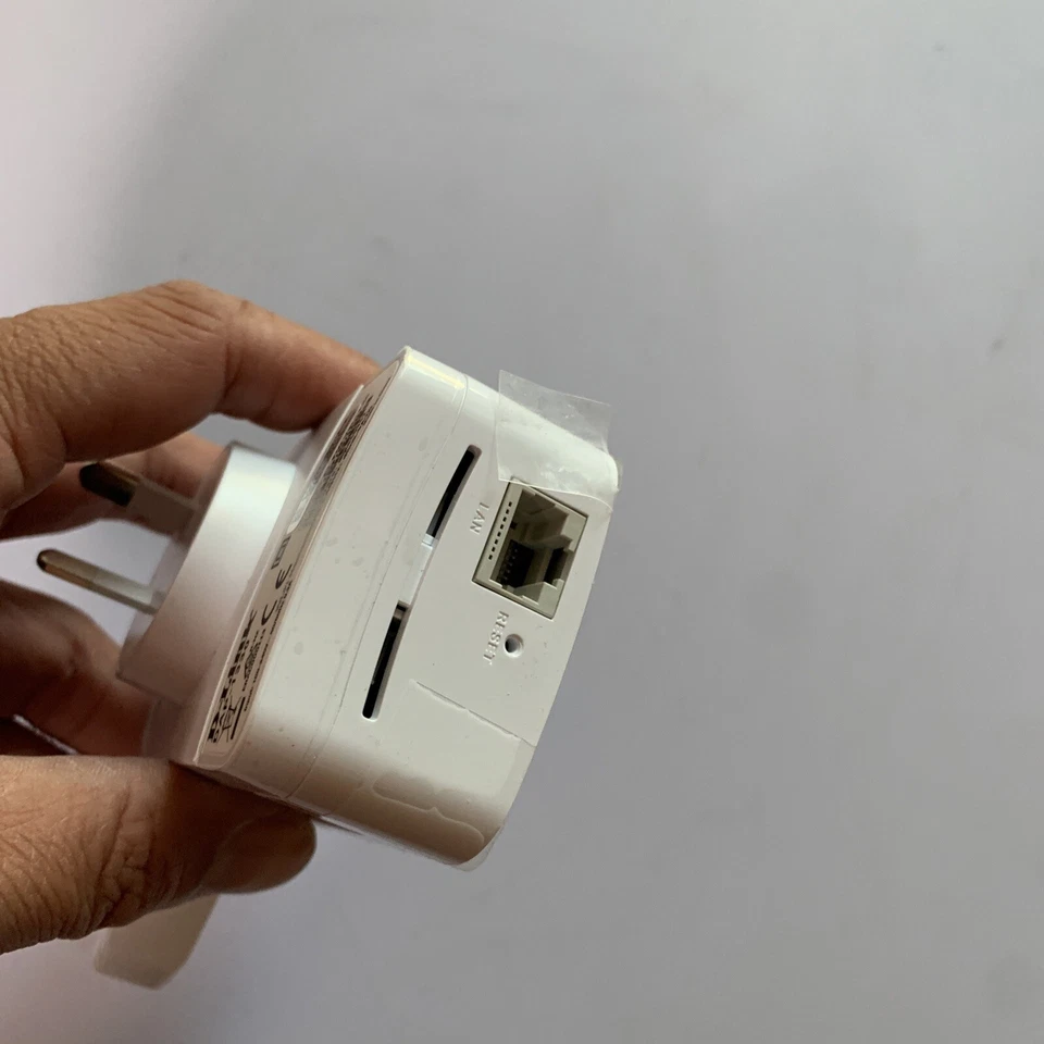 D-Link DAP 1330 N300 Universal Wireless WiFi Range Extender Booster - Image 4 of 4