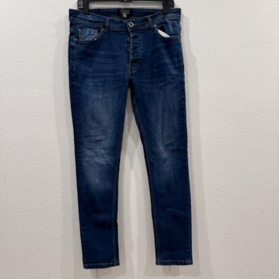 Thread bare jeans size 32