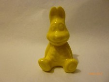 WADE-WHIMSIE  YELLOW ARTHUR HARE NEW FOR 2016 1.5 inches tall
