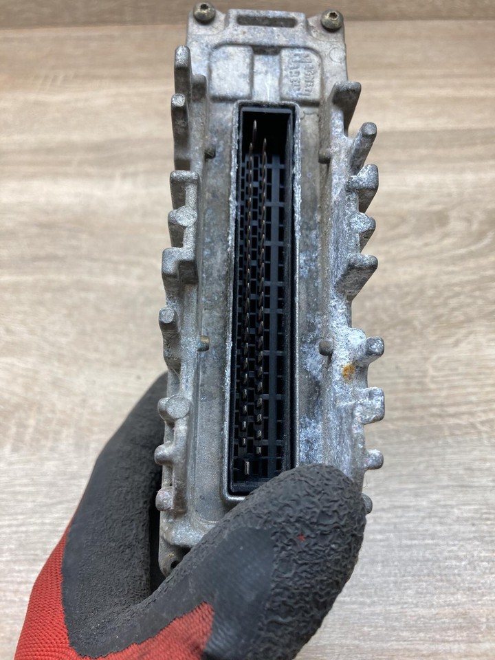 032906030g 6160025604 engine control unit/module ecu volkswagen golf