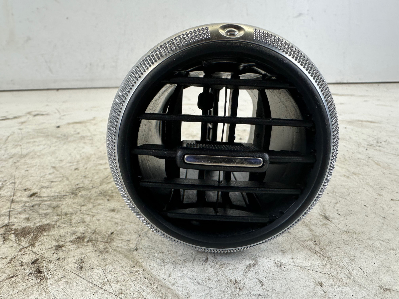 Audi A3 Dash Air Vent w Dull Black Ring 8P 06-08 OEM 8J0 820 901 A #:216