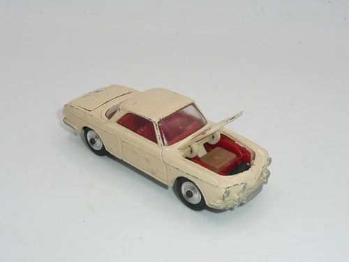 Corgi 239 Volkswagen Karmann Ghia w/spare & Case  *original*