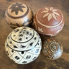 Set 4 Vintage Carpet Balls Finial Orb Sphere Brown White Decor Large Boho