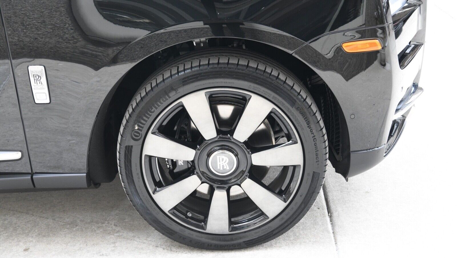Rolls Royce 22 inch OEM Wheels Tires Caps Cullinan Phantom 8 Set  0220