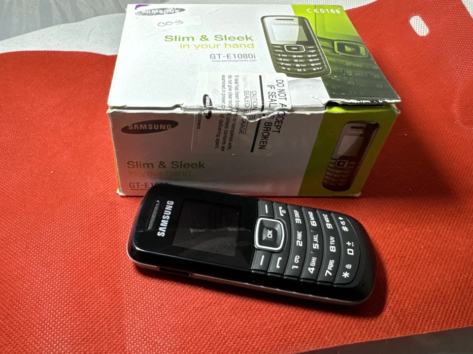 Mint Boxed (O2/Tesco/Giffgaff) Samsung GT E1080i - Black Mobile Phone, photo 3 of 5