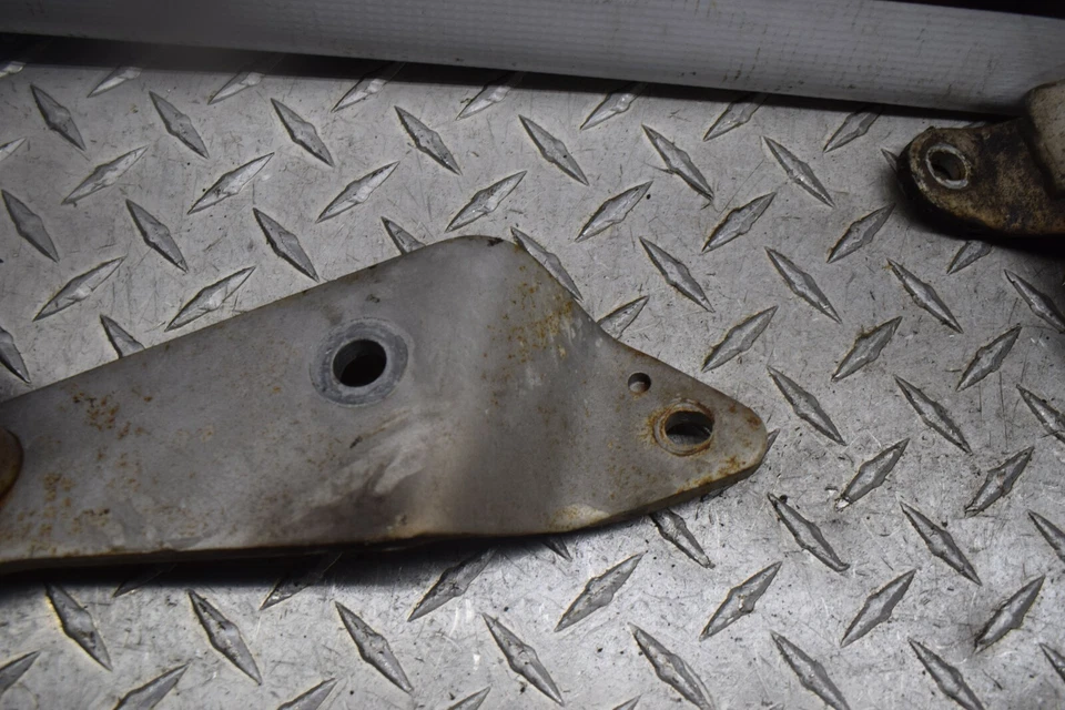 REPOSAPIÉS BD7 L&R CON CLAVIJAS DE MONTAJE 88 YAMAHA ROUTE 66 XV250 XV 250 ENVÍO GRATUITO Foto 3 de 4