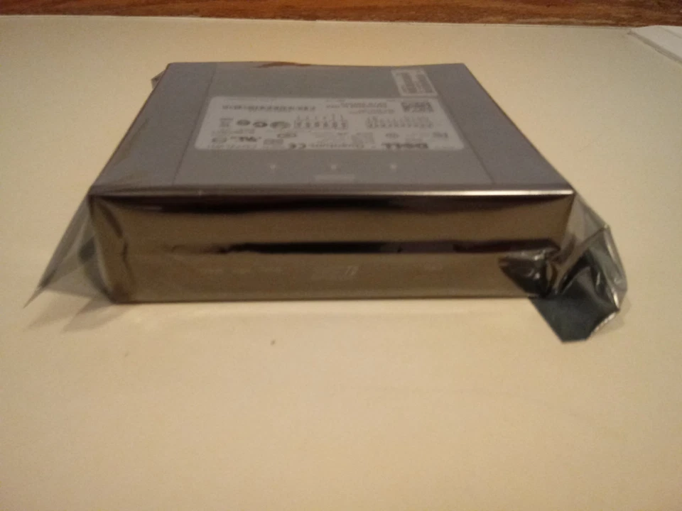 DELL PC353 DAT72 36/72GB INTERNAL SCSI 68 PIN DDS5 TAPE DRIVE CD72LWH - Image 2 of 2