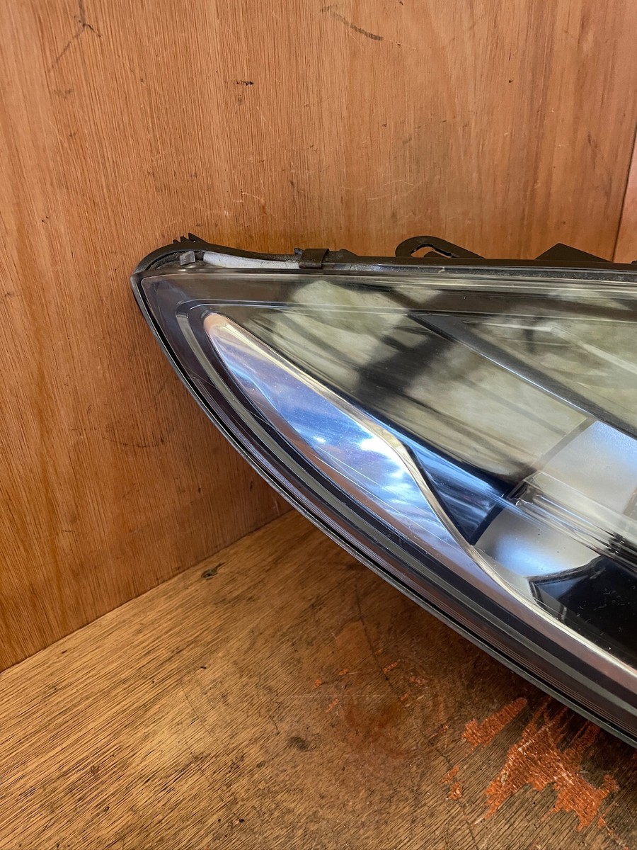 Renault Megane GT-Line Headlight Headlamp Drivers Right O/S 2014 