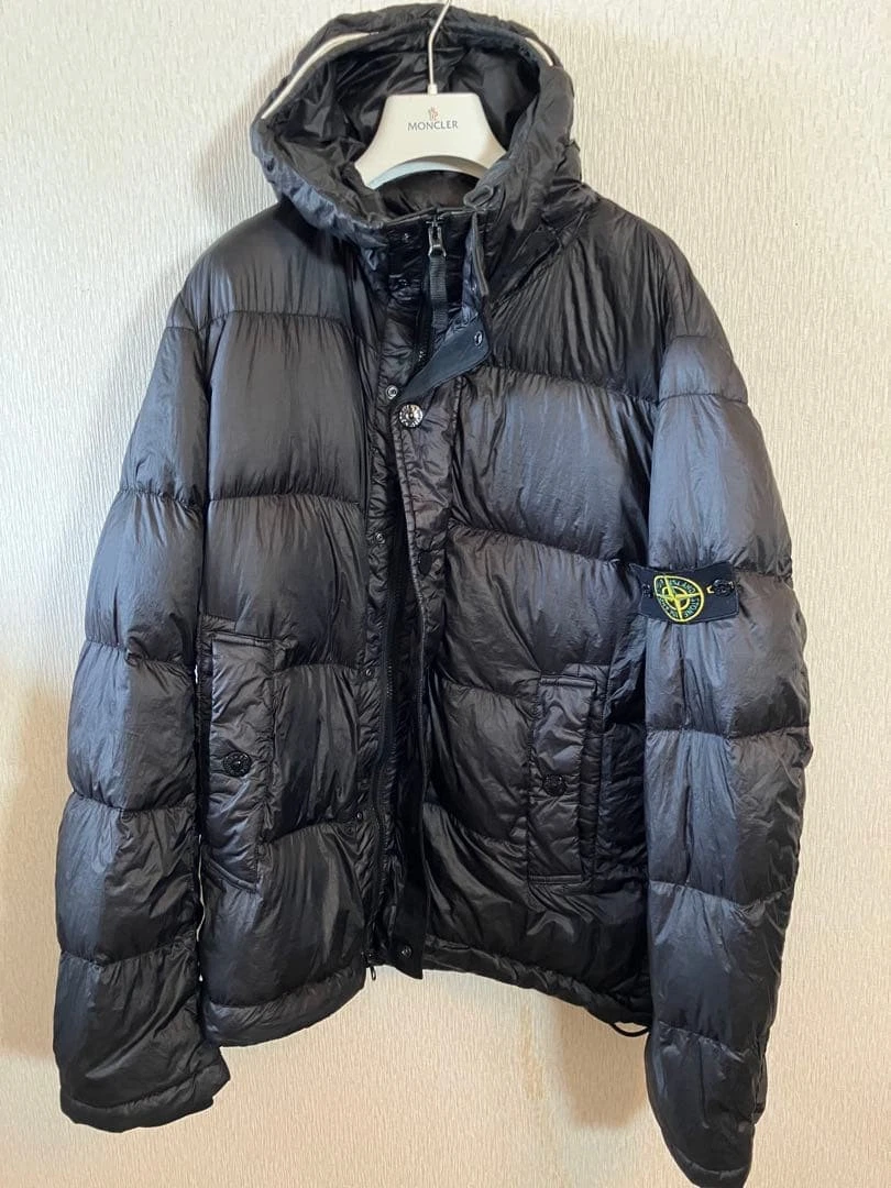 STONE ISLAND Men's Down Jacket Black Nylon Size L Sleeve Patch - product detail image 1