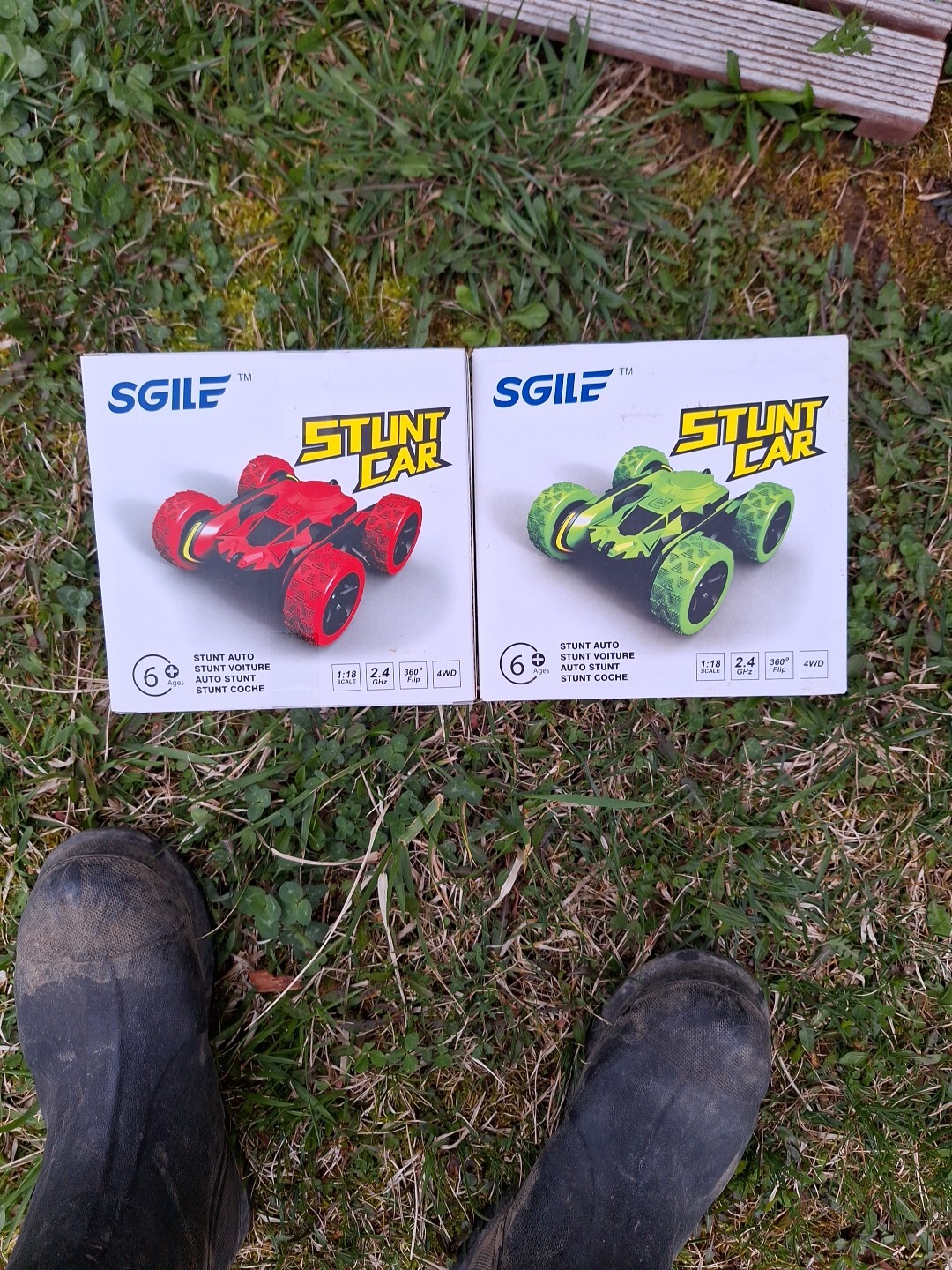  children's SGILE RC Stunt Car Toy , 4WD Remote Control Car 