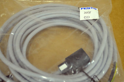 Festo KMF-1-24DC-5-LED 30937 Steckdosenleitung NEU