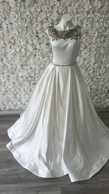 Dovita Bridal Dallas Ballgown Wedding dress  Gown Size 4 Ivory