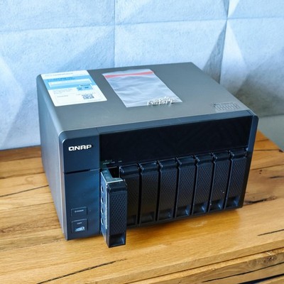 NAS SERVER QNAP TS-851 8-BAY
