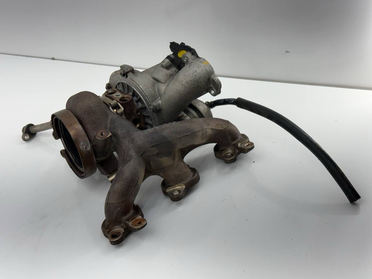 Maserati Ghibli  AWD 3.0 2014 Left Side Turbo Turbocharger Manifold 80k Miles