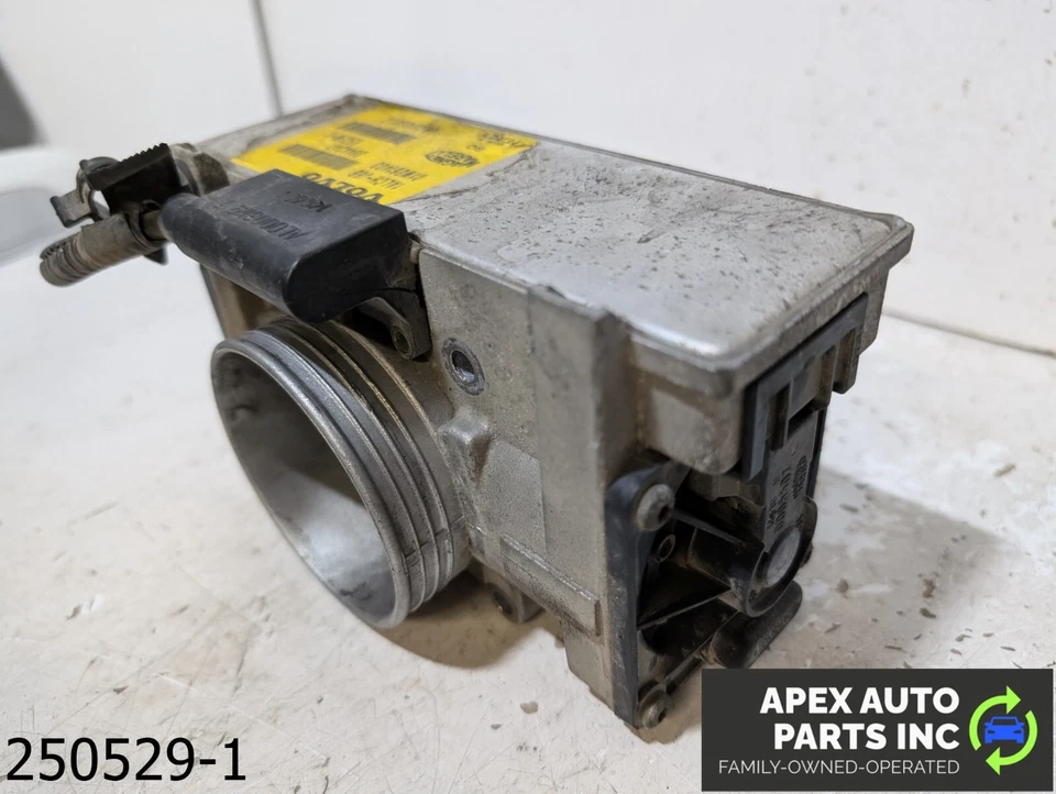OEM 1998-2000 Volvo S70 2.4L Throttle Body - Image 2 of 4