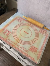 Vintage Tupperware 1965 Dart Industries Pastry Mat with wooden rolling pin