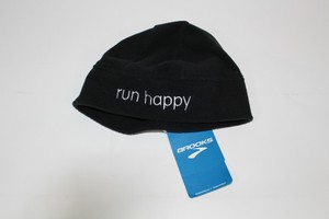 brooks run happy beanie