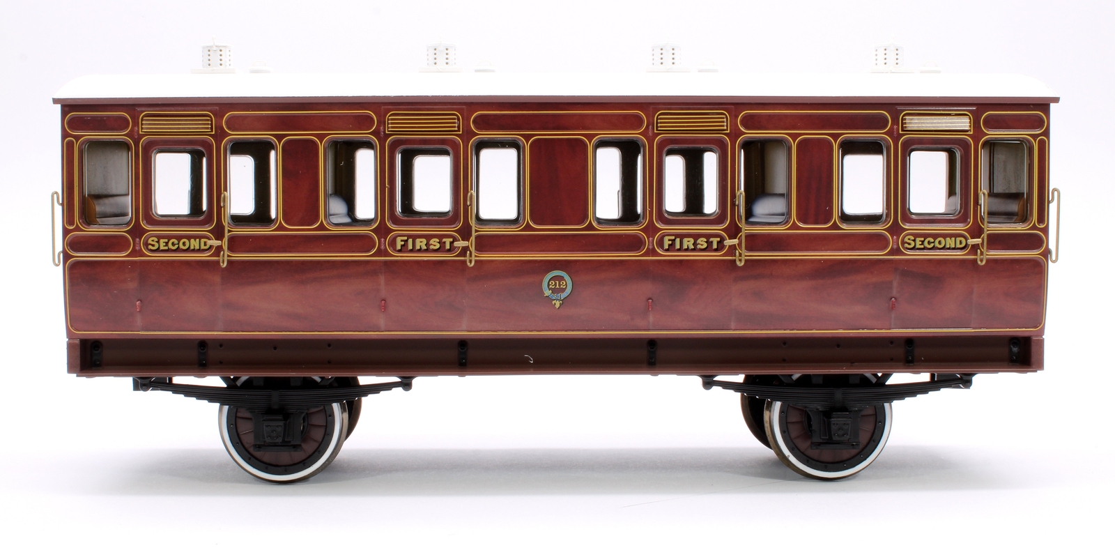 Dapol O Gauge Set of 3 Stroudley 4 Wheel Suburban Oil Lit Mahogany