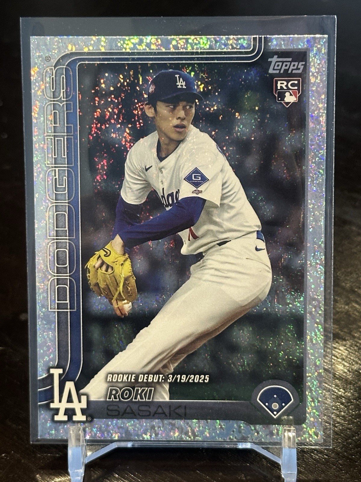2025 Topps Update Series - Rookie Debut Roki Sasaki #US199 Sandglitter (RC)
