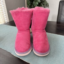 UGG Kids Bailey Bow II boots Size 4