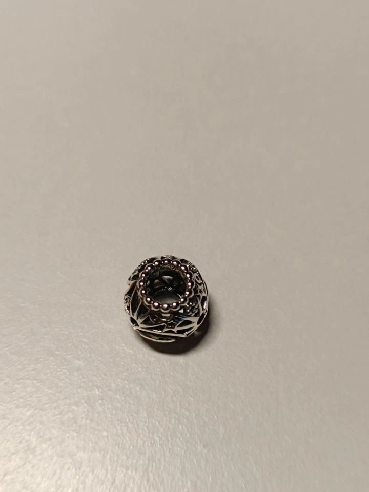 Pandora Offen gearbeitetes Sonne, Mond & Sterne Charm Sterling-Silber 799183C00 - Bild 3 von 4