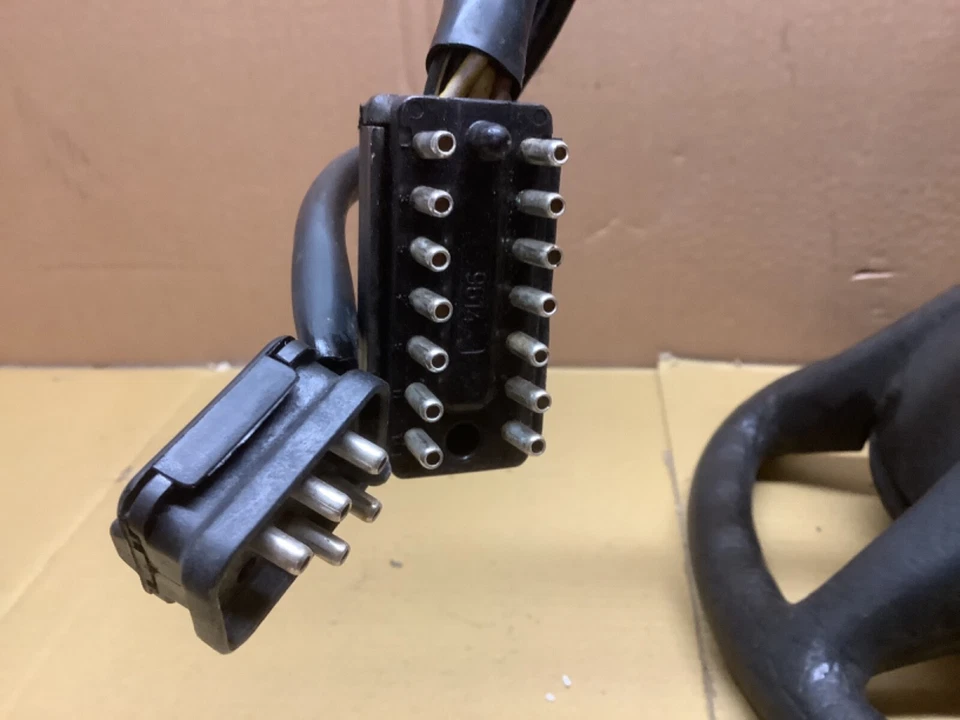 MERCEDES BENZ 300D W123 1980-1985 MONTAJE DE COLUMNA DE DIRECCIÓN Y RUEDA NEGRO OEM Foto 4 de 4