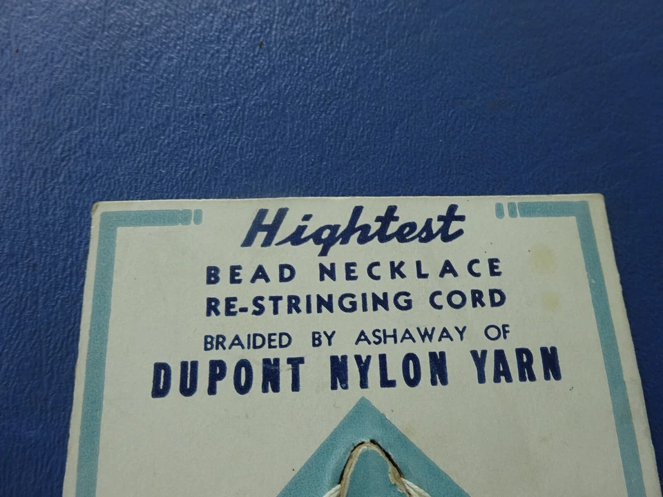 Vintage Dupont Nylon Yarn Restringing Cord, New On Card, 72 Inches - Imagem 2 de 4