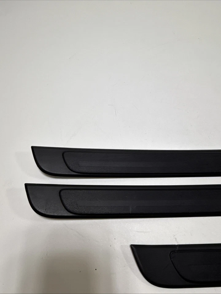 2015 AUDI A3 S3 8V ПЕРЕДНЯЯ ЗАДНЯЯ ДВЕРЬ ПОРОГ ПОТЕРТОСТИ ПЛАСТИНА ДЖЕМ ОТДЕЛКА ПАНЕЛЬ КОМПЛЕКТ OEM - Изображение 3 из 4