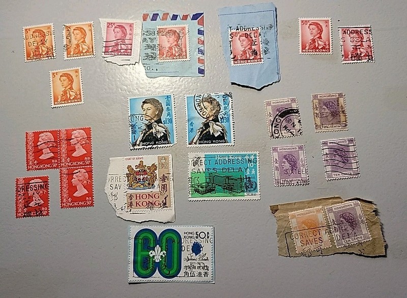 HONG KONG. Group Of Postage Stamps With Queen Elizabeth II. 23 Used.  1954-1973 