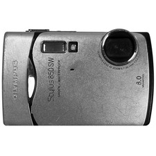 Olympus Stylus 850 SW 8.0MP Digital Camera With Battery WORKS