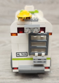 Lego City 7639 Camper RV INCOMPLETE SET MISSING 4 PIECES NO MANUAL READ