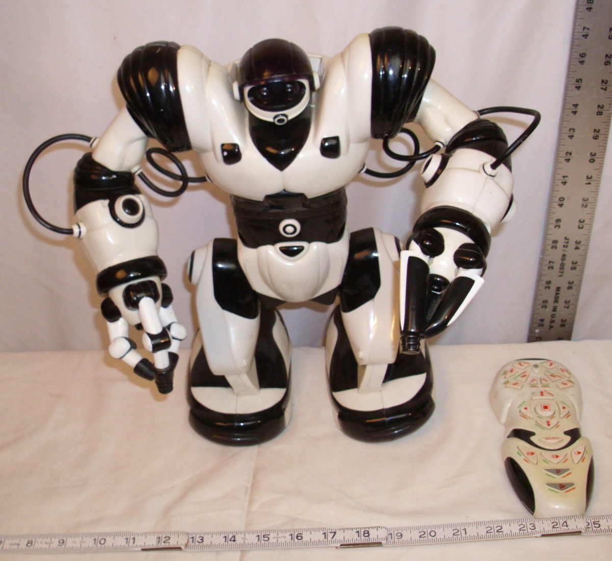 ロボサピエンV２ WowWee Robosapien V2 ラジコン ロボット Amazon.com: WowWee Robosapien V2 Full Function Humanoid