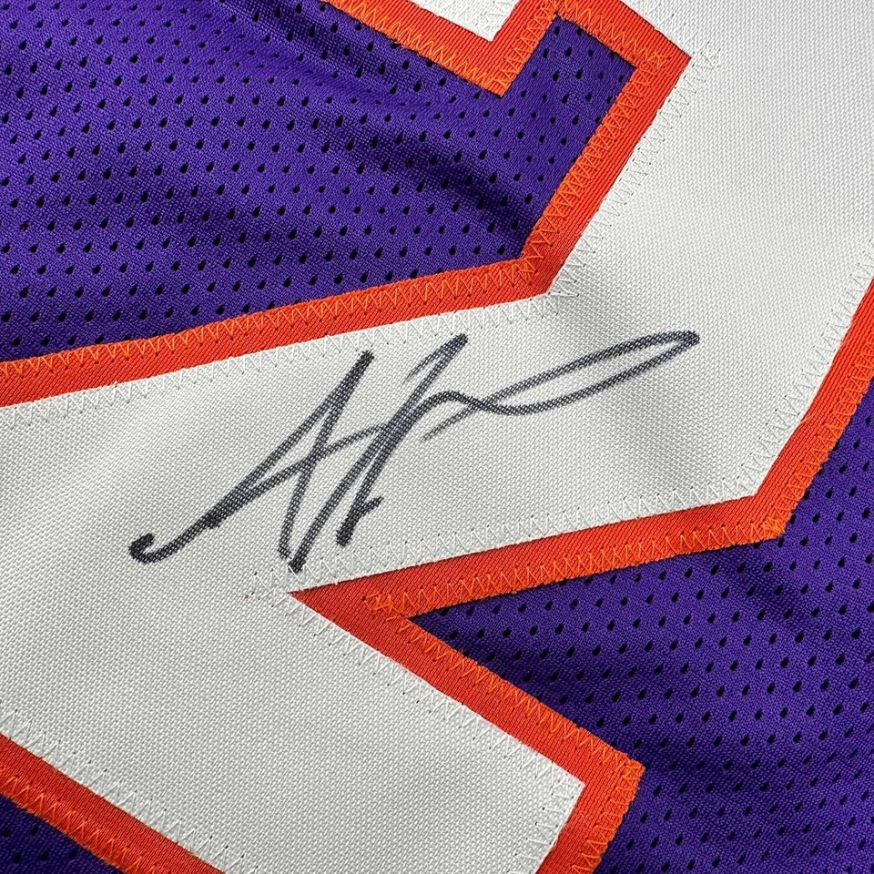 Camiseta deportiva enmarcada autografiada/firmada Amare Stoudemire 33x42 púrpura Beckett certificado de autenticidad BAS Foto 2 de 2