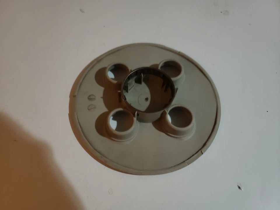 Tapa central de rueda Toyota Celica Corolla 1990 4 orejetas plateada OEM #BX18 Foto 4 de 4