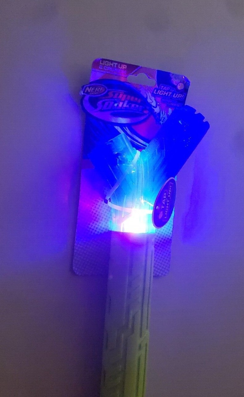NEW Nerf Dog Super Soaker Hydro LED Light Up & Crunch Y Stick Toy 11.5&rdquo;