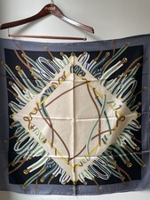 Gucci Vintage Silk Scarf 100 Silk 34  x 34  86x86cm Made in Italy  Never Worn