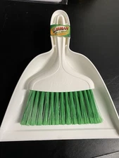Libman Dust Pan W/Whisk Broom