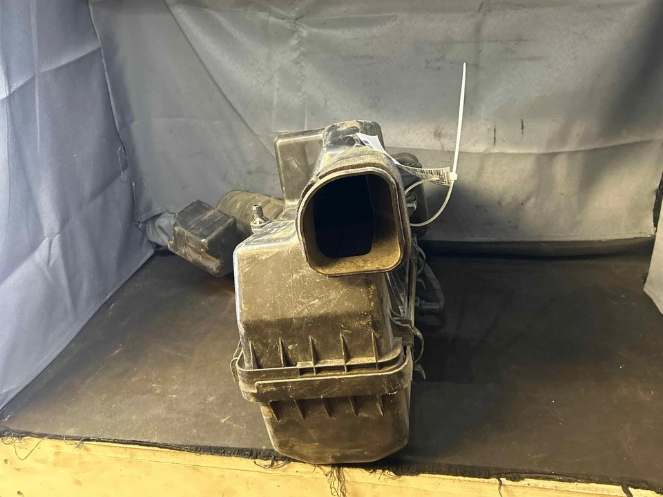 Fits 2007-10 Hyundai Entourage Air Cleaner OEM:281104D200 Foto 2 de 4