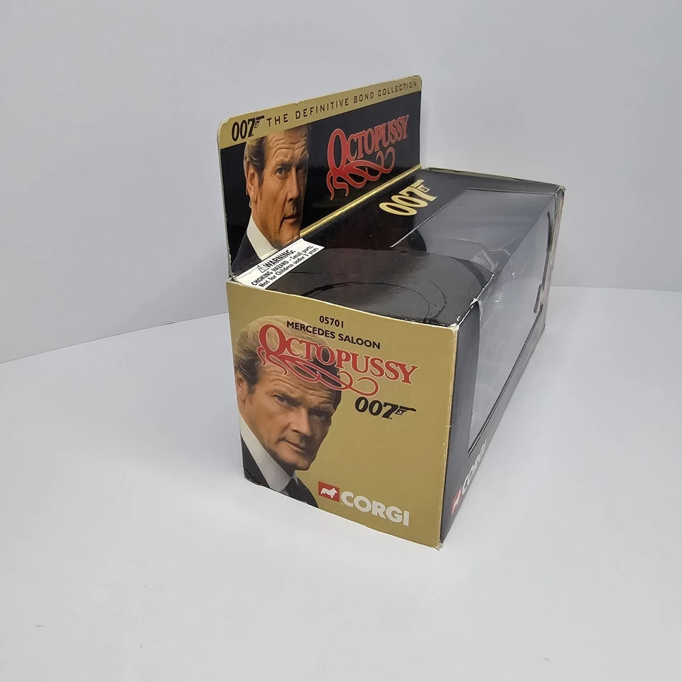 🔥Corgi - 007 James Bond - Mercedes Saloon - Octopussy - Image 2 of 4