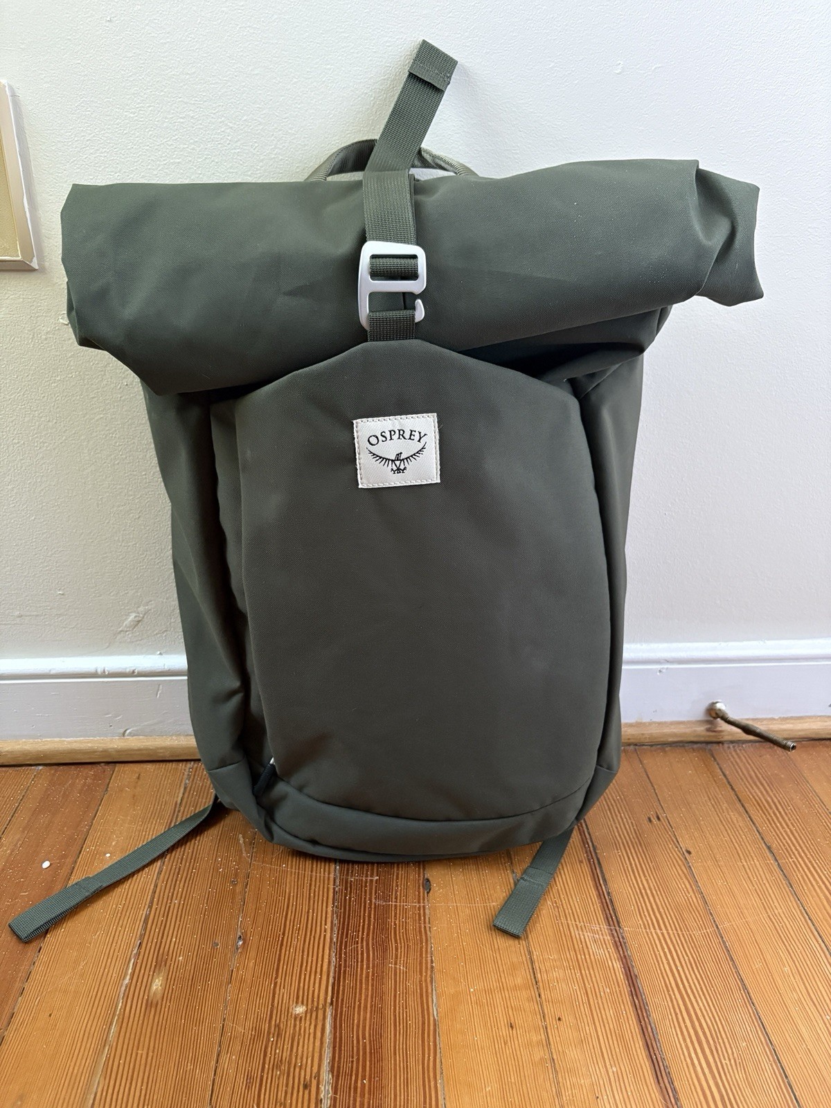 Forest Green Osprey Arcane Roll Top 22L Daypack Backpack