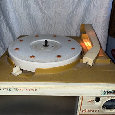 Vintage 1960's GE Show 'N Tell Phono Viewer Record Player