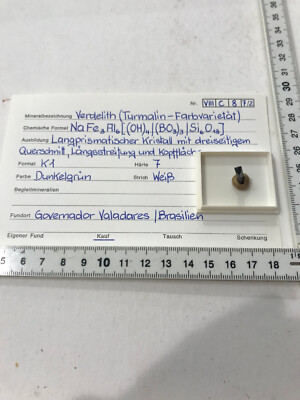 MM Mineralien Besonderheit Verdelith Turmalin, siehe Karteikarte (Sch2-5)