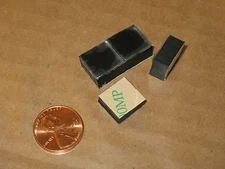 4, 1/2" (12MM) SQUARE 1/4IN (6MM) THICK VIBRATION ISOLATION FEET 70D SELFSTICK