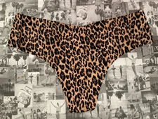 New with tags Victoria's Secret No Show Low Rise Thong Panty Natural Leopard M