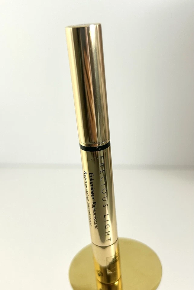 Iluminador de ojos Guerlain Precious Light tono iluminador rejuvenecedor #2 1,5 ml Foto 3 de 3